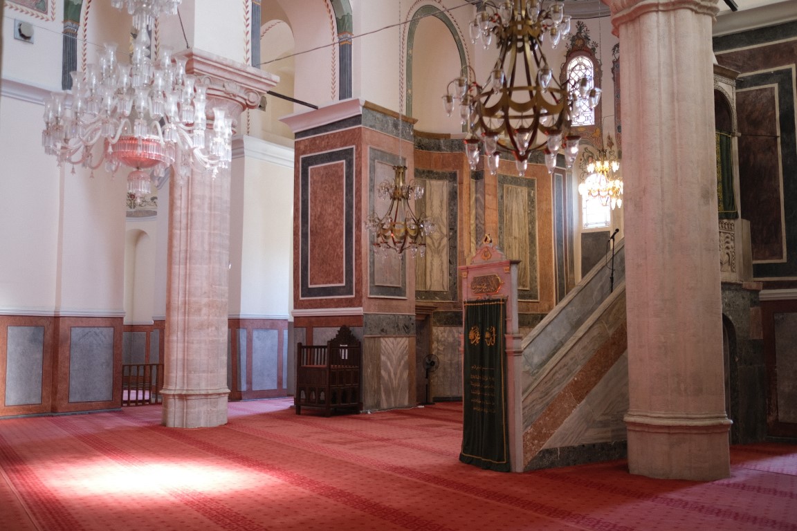 Molla Zeyrek Camii ihtişamıyla dikkat çekiyor