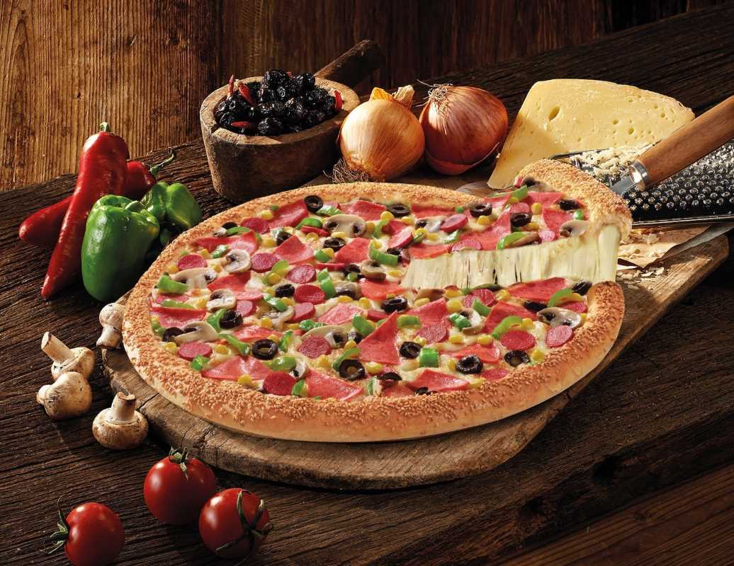 Pizza restoran zinciri ‘Gel-Al’ serviste indirim politikasını müşterilerine duyurdu