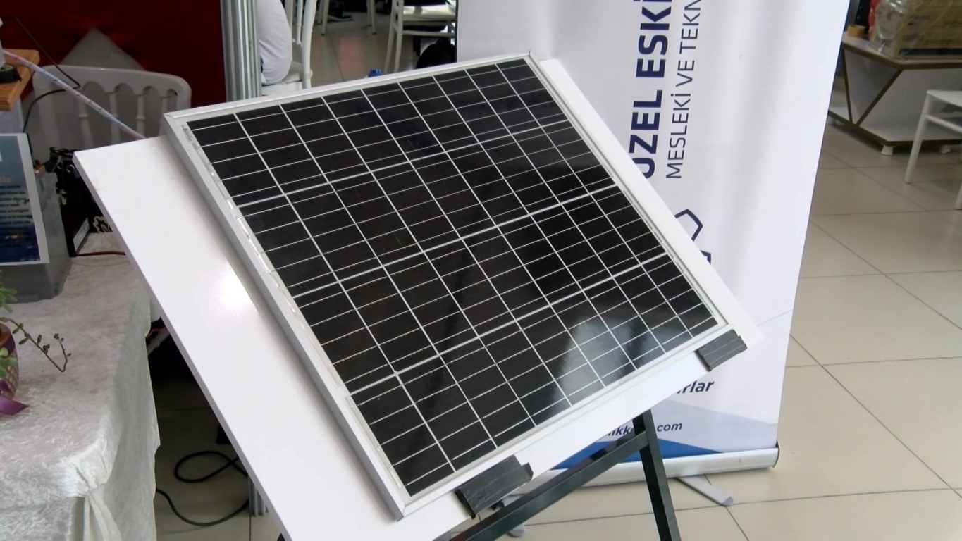 15 yaşındaki gençler yaptı... Güneşten üretilen suyla topraklar susuz kalmayacak