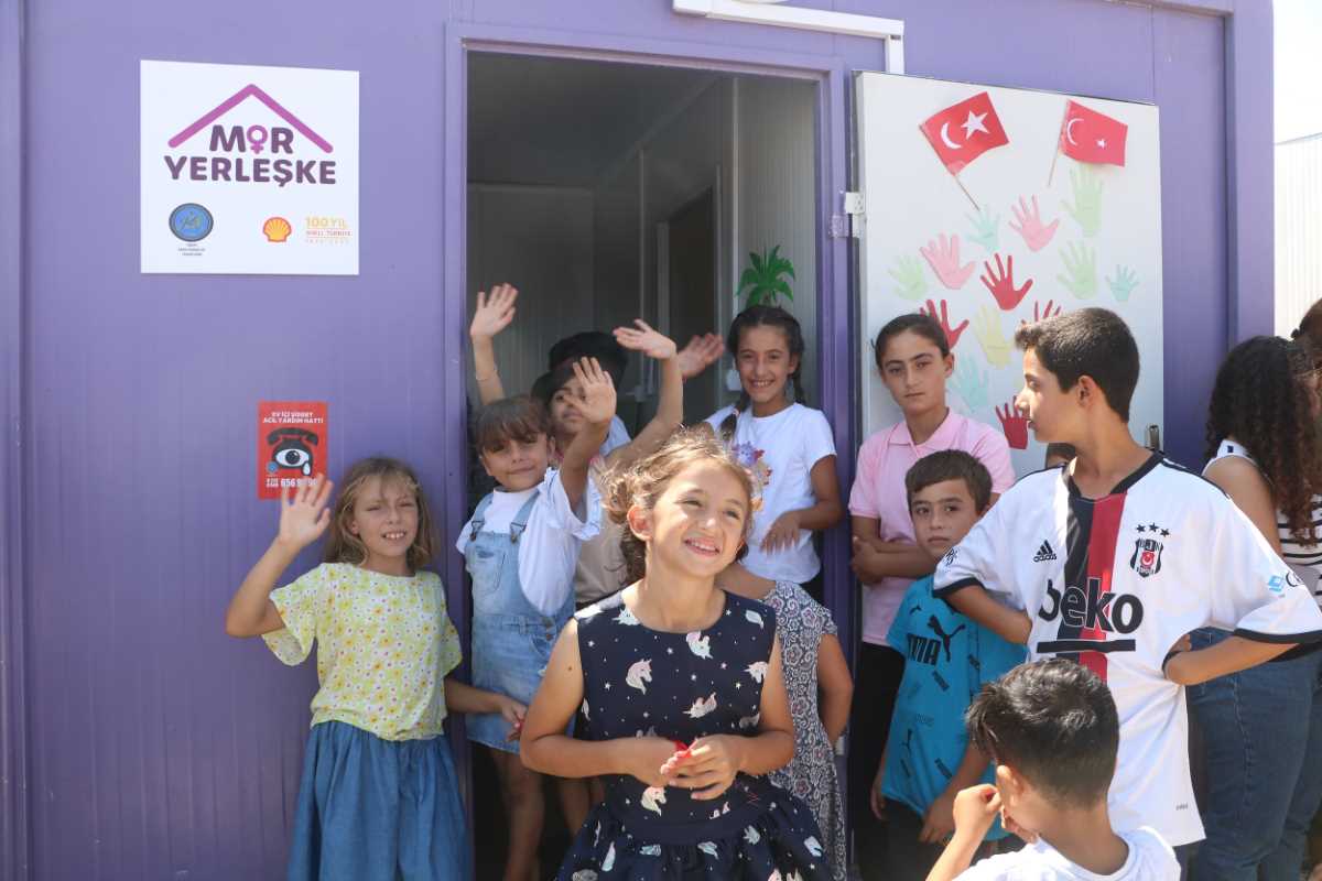 Shell Türkiye, depremzede vatandaşların hayatlarına dokunmaya devam ediyor