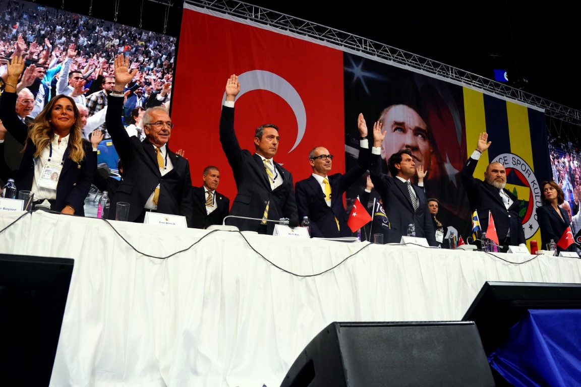 Fenerbahçe Stadı’nın isim değişikliği için yönetime yetki verildi