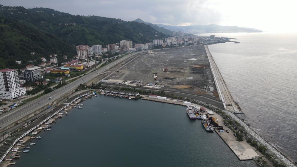 Rize Şehir Hastanesi'nin deniz dolgusunda sona geliniyor