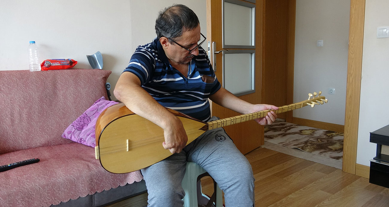 Bir aşkla başladı, yüzlerce beste yazdı
