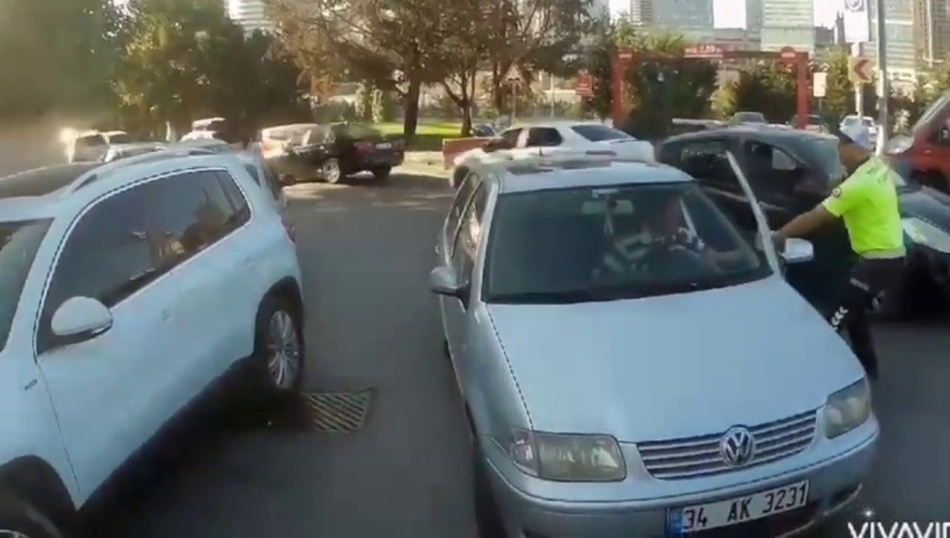 Muhtarım diyerek silah çekti polis kıskıvrak yakaladı