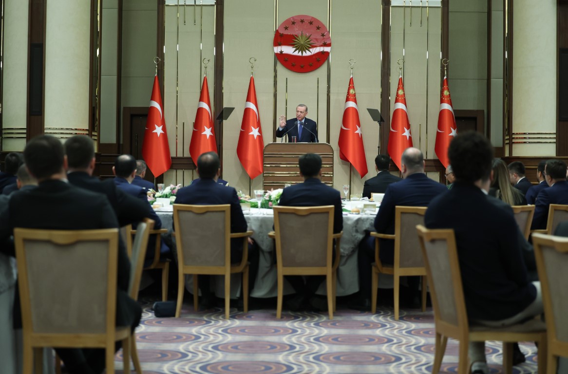 Cumhurbaşkanı Erdoğan, gençlerle buluştu