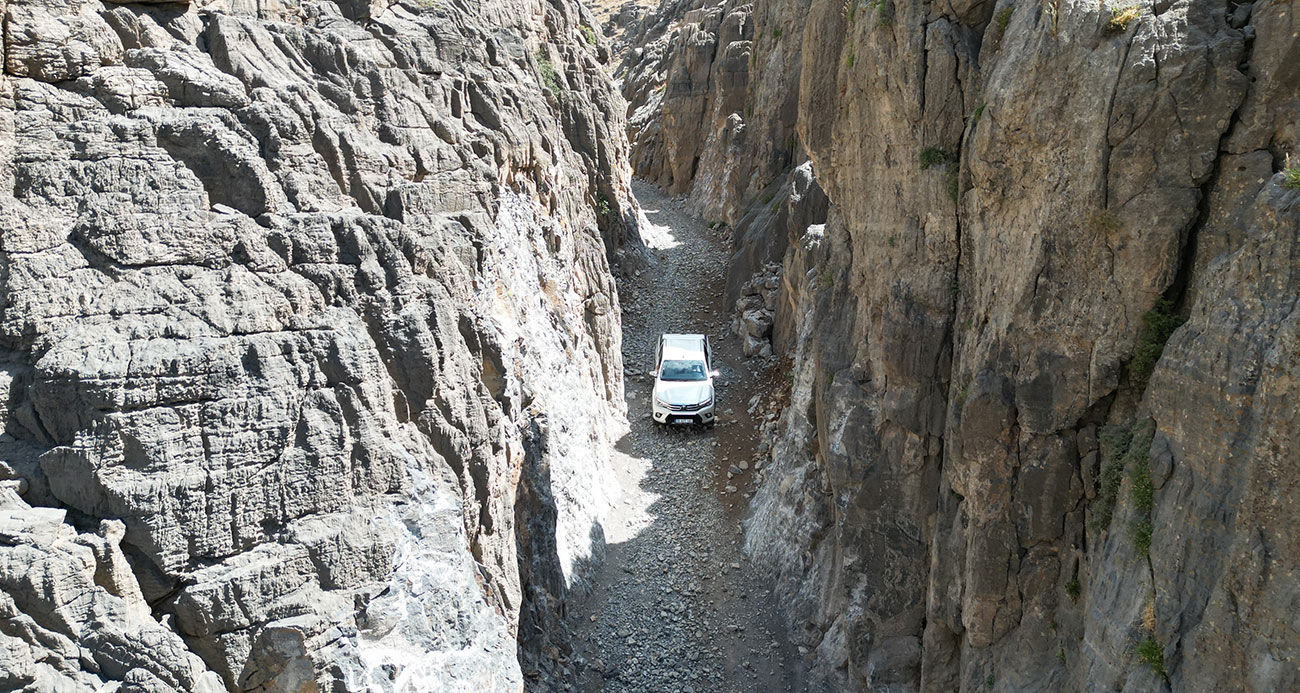 Terörün yerini huzura bıraktığı dağlar şenlendi