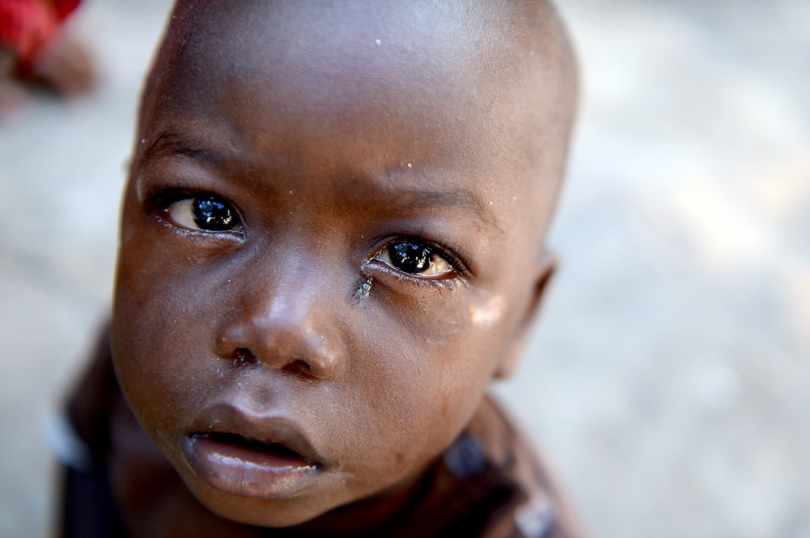 Dünya genelinde her 6 çocuktan biri aşırı yoksulluk içinde yaşıyor