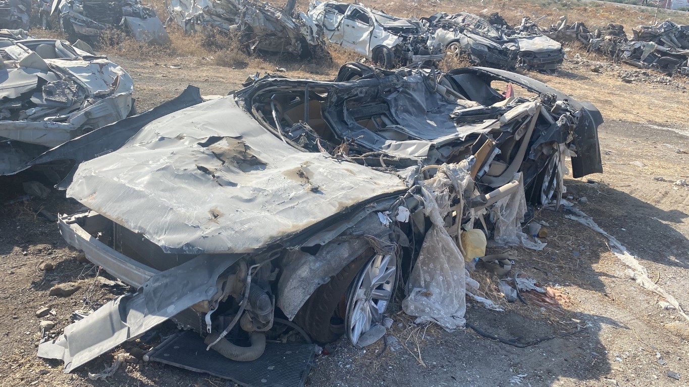 Deprem bölgesinden hasarlı araç alıp dolandırıcılık yapan şebeke çökertildi