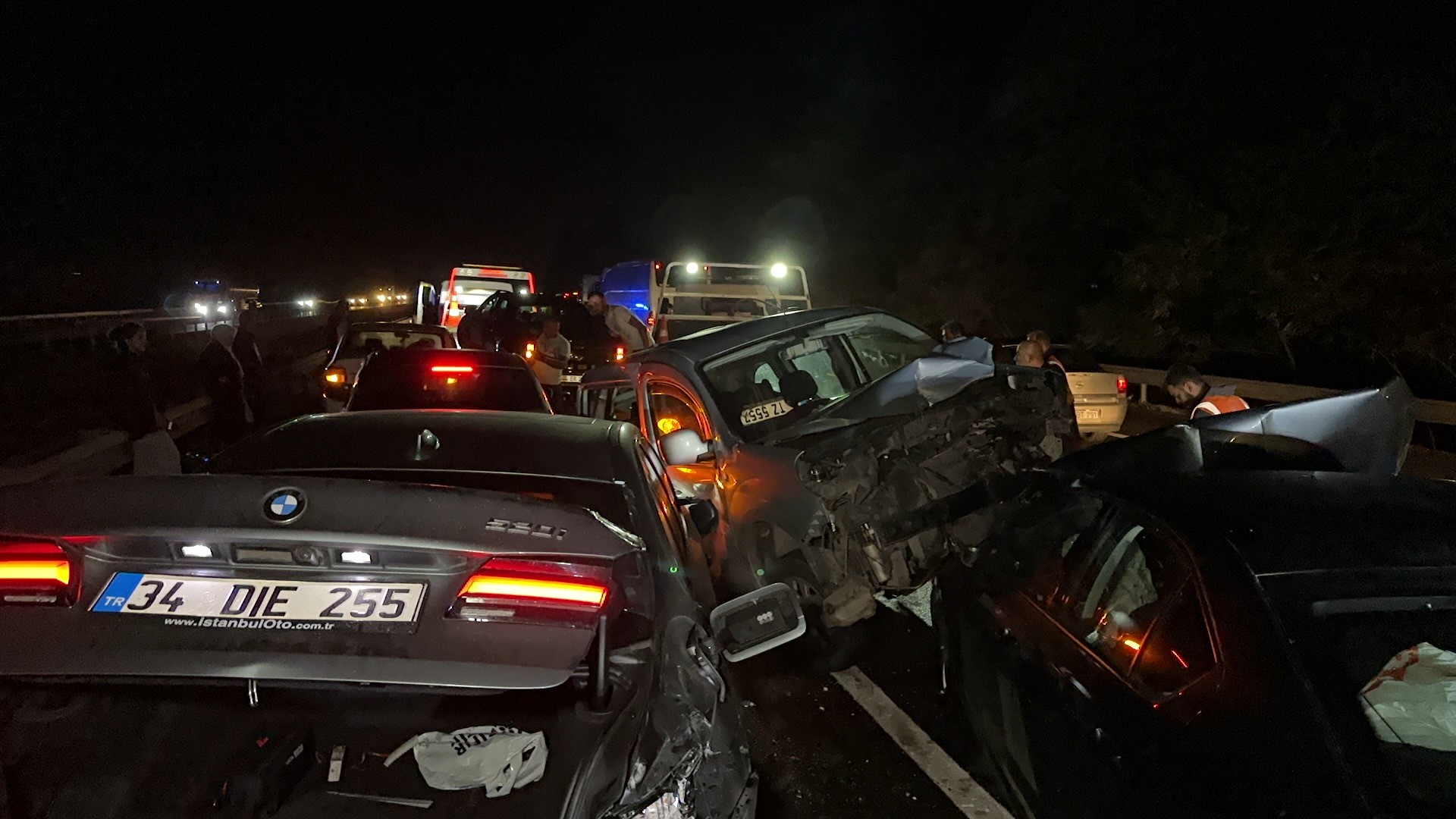 Anadolu Otoyolu’nda zincirleme kazada 11 araç birbirine girdi: 6 yaralı
