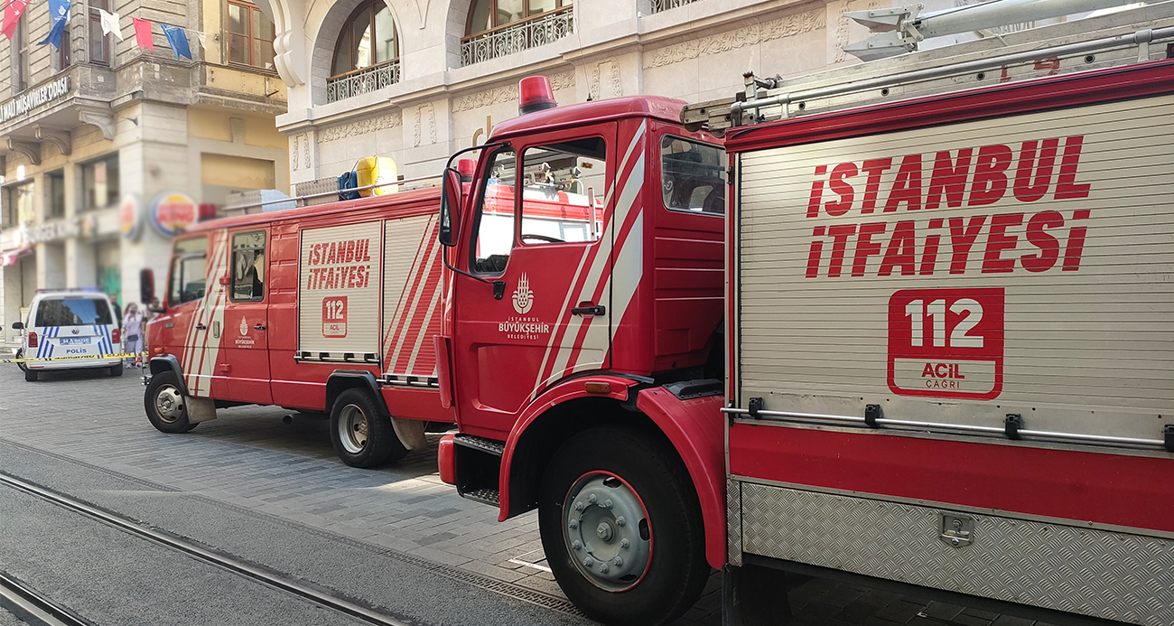 İstiklal Caddesi’nde yangın paniği: Cadde dumanla kaplandı