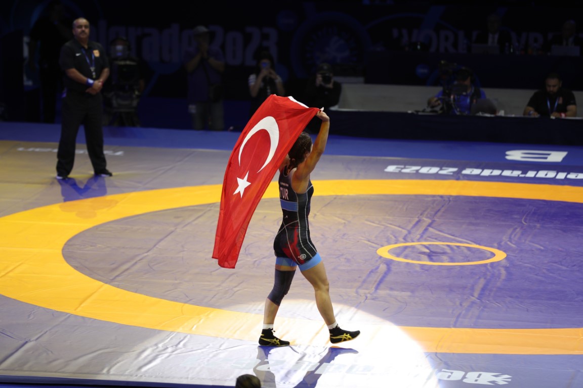 Buse Tosun Çavuşoğlu, dünya şampiyonu oldu