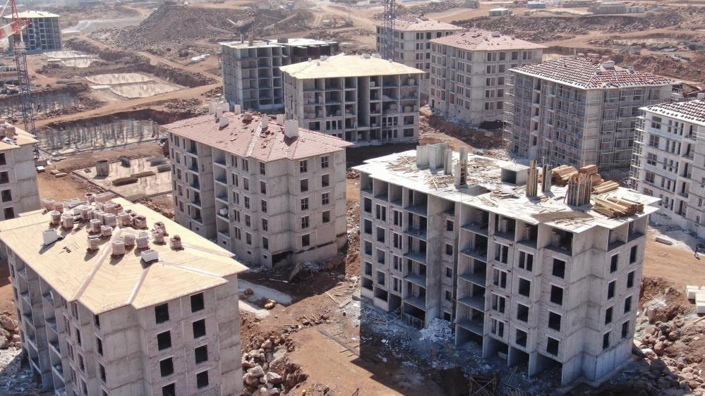 Enkaz kent Hassa’da afet konutlarıyla birlikte yeni bir şehir ortaya çıkıyor