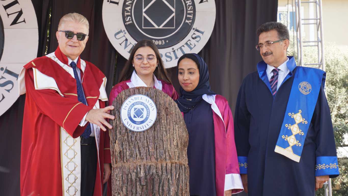 Yemen’deki iç karışıklıktan dolayı okumak için geldiği Türkiye’de dönem birincisi oldu