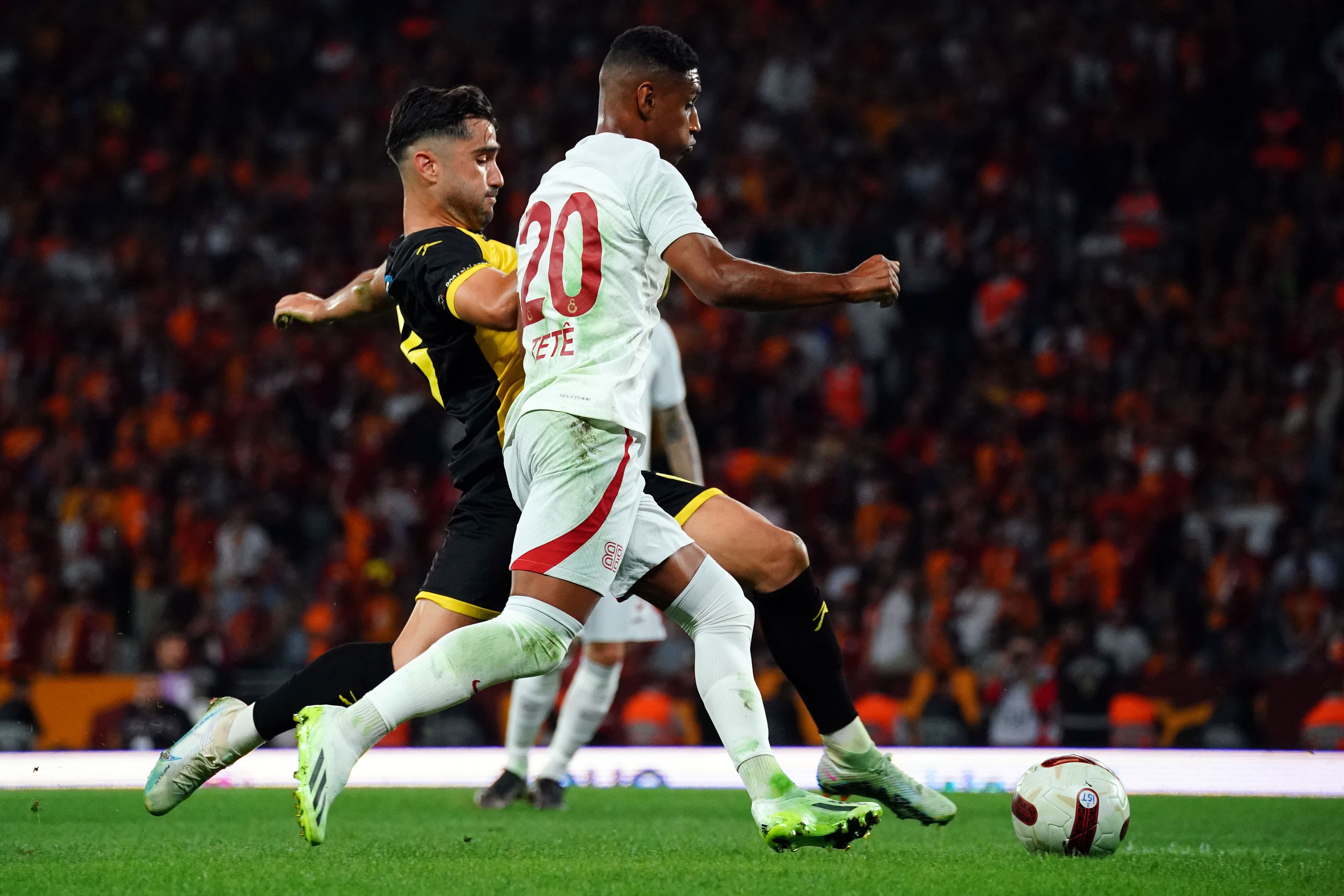 Galatasaray 3 puanı tek golle aldı