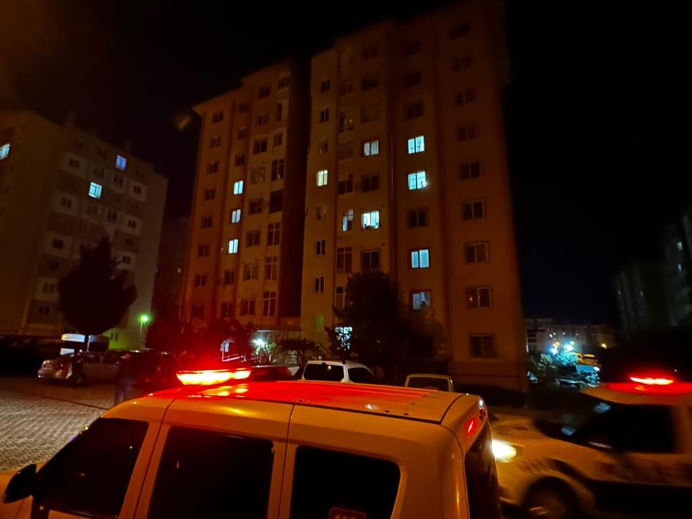 Dehşet saçan eski damat, camdan düşerek yaşamını yitirdi