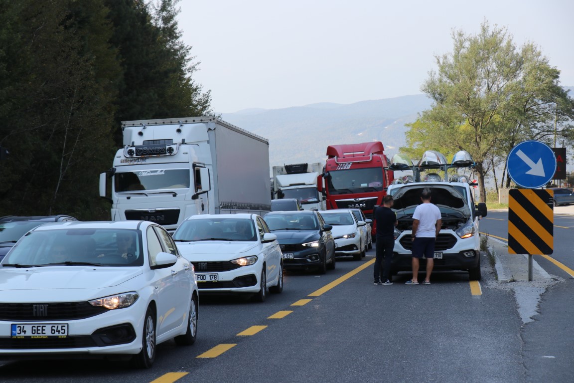 Bolu Dağı’nda trafik durma noktasına geldi