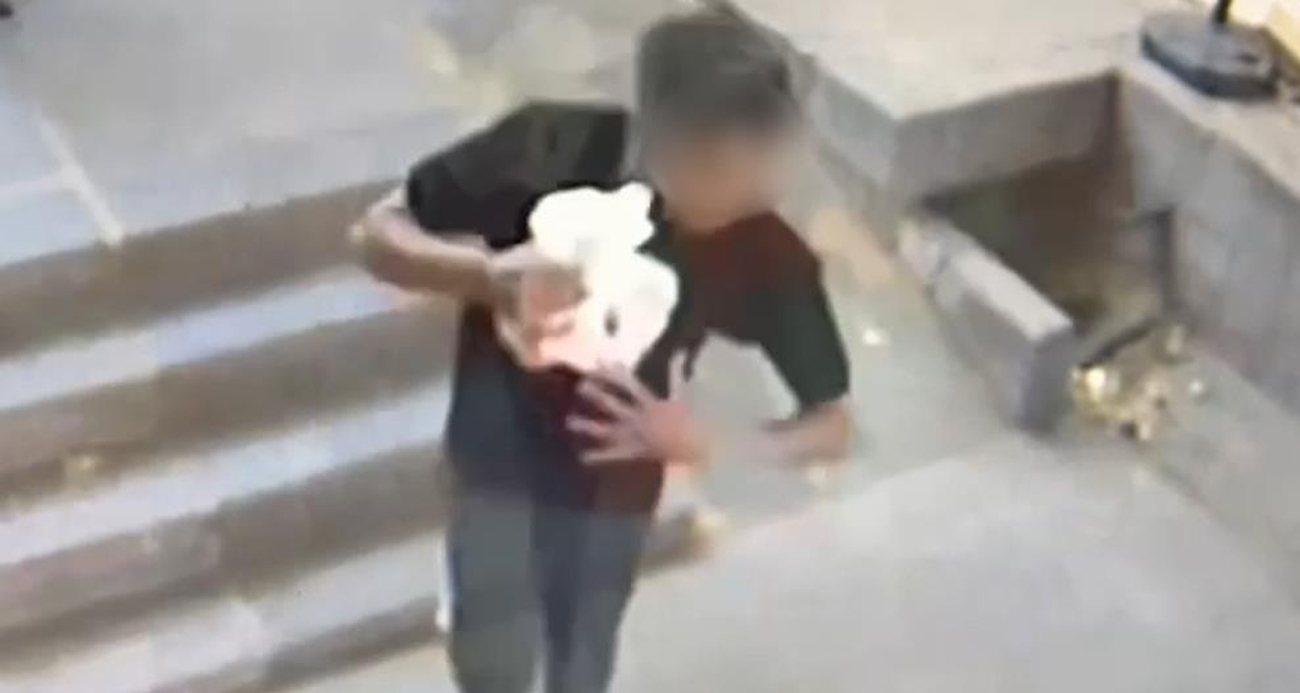 Yaşlı adamın 110 bin lirasını böyle çaldı!