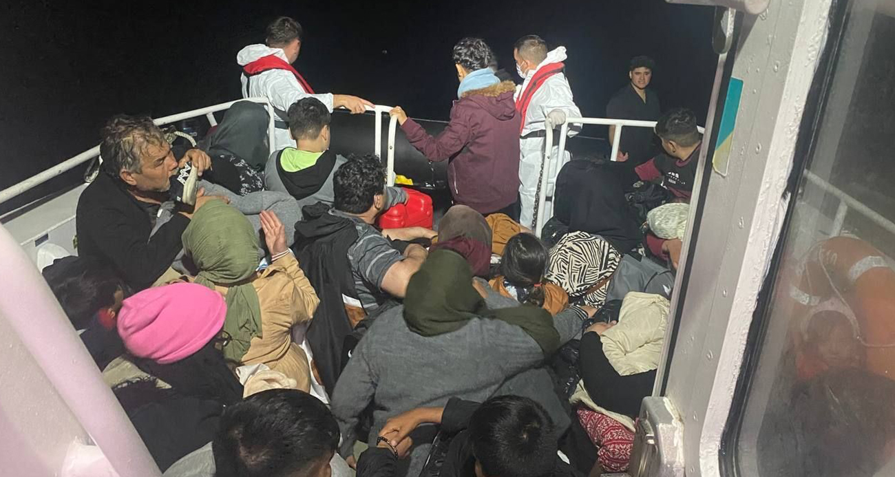 Yunan Sahil Güvenlik ölüme terk ediyor, Türk Sahil Güvenlik kurtarıyor