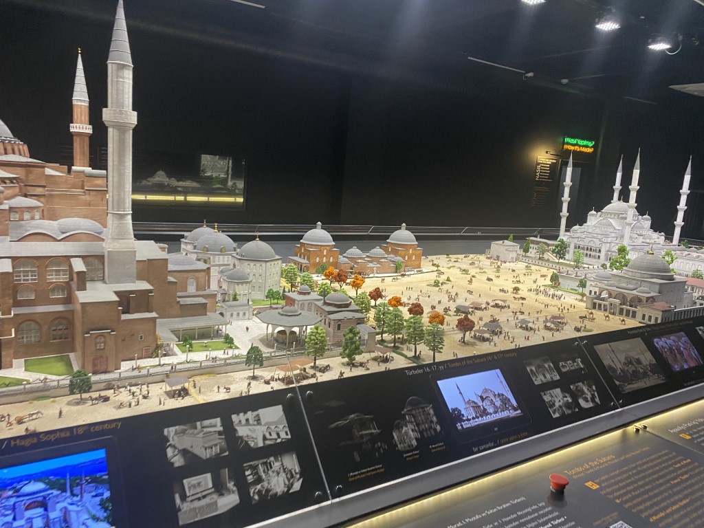 İstanbul Tarihi Yarımada Model Sergisi 10 bin hareketli figürüyle dikkat çekiyor