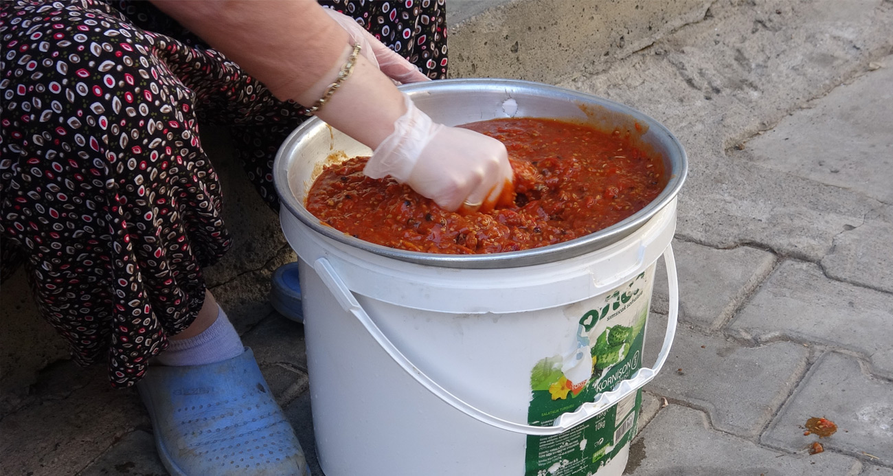 Marketten almak yerine binbir zahmetle kendileri hazırlıyor