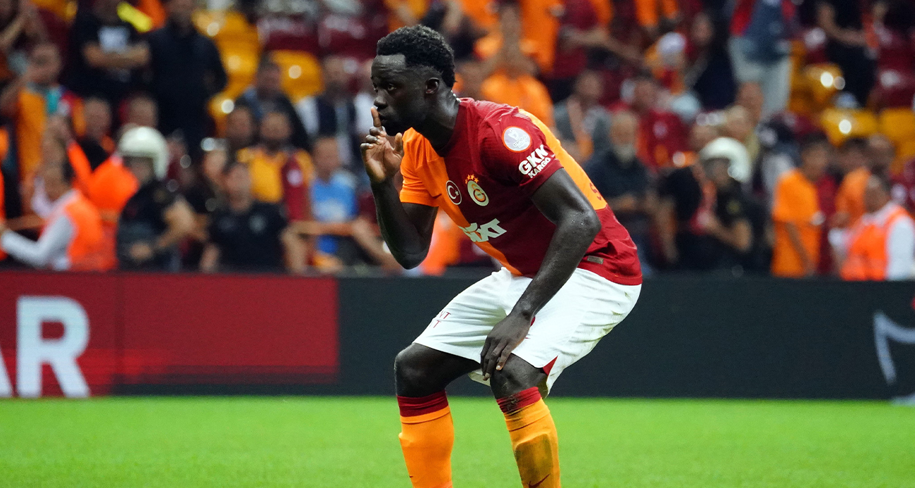 Maç sonu 3’lüsü Davinson Sanchez’den