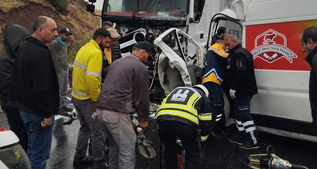 Erzincan’da Trafik Kazası: 1 ölü, 2 Ağır Yaralı İhlas Haber Ajansı