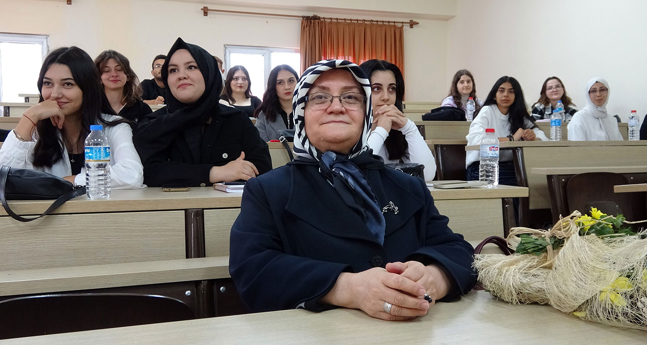 59 yaşında azmetti, üniversiteli oldu