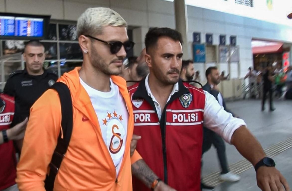 Galatasaray, Antalya’da coşkuyla karşılandı