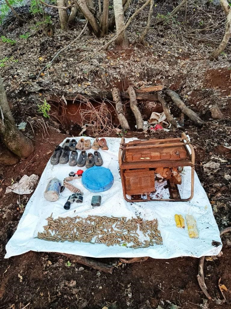 Tunceli’de teröristlerin inlerine girildi, 2 sığınak imha edildi