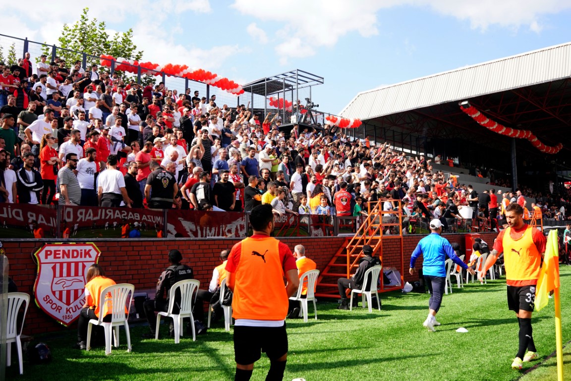 Pendikspor, sahasında ilk kez Süper Lig maçına çıktı