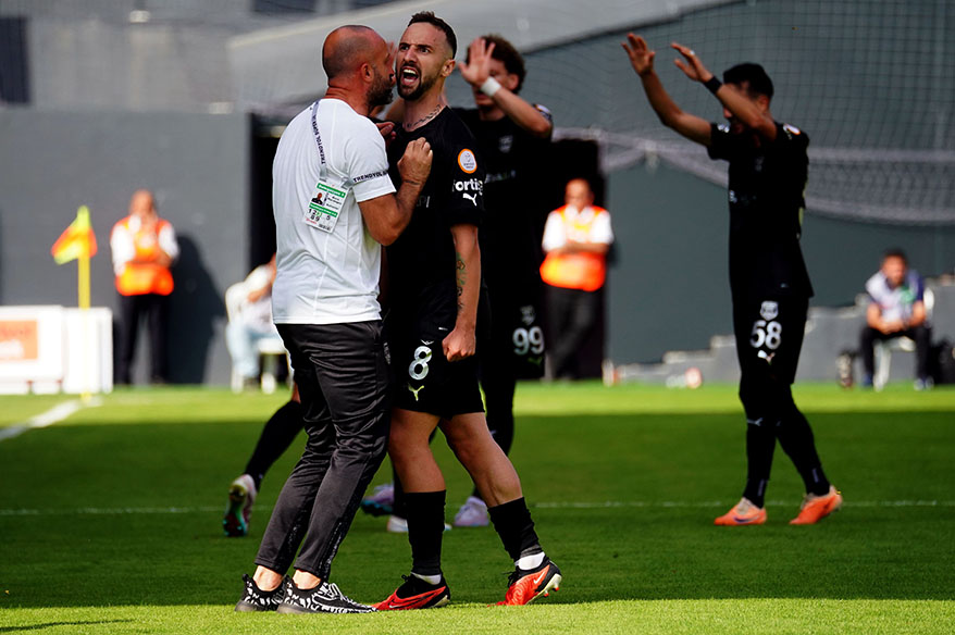 Pendik'te gol düellosu! 5 gollü randevunun galibi Sivasspor