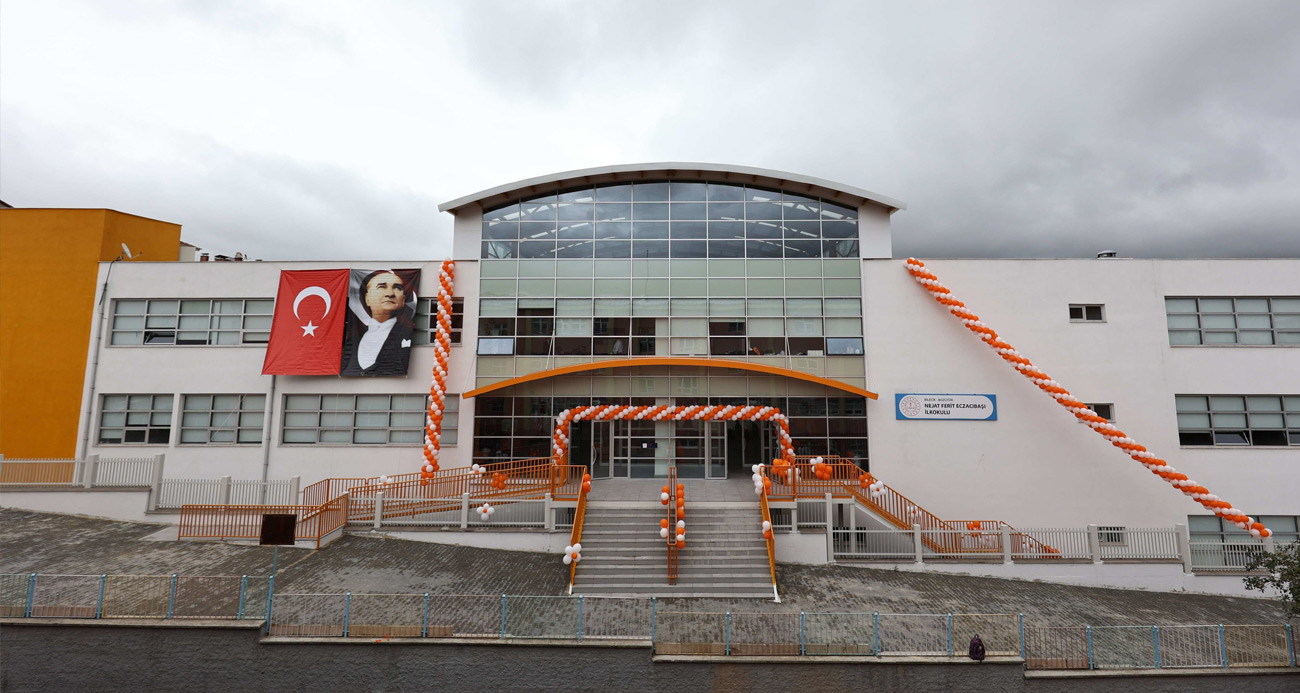 Nejat Ferit Eczacıbaşı İlkokulu törenle açıldı