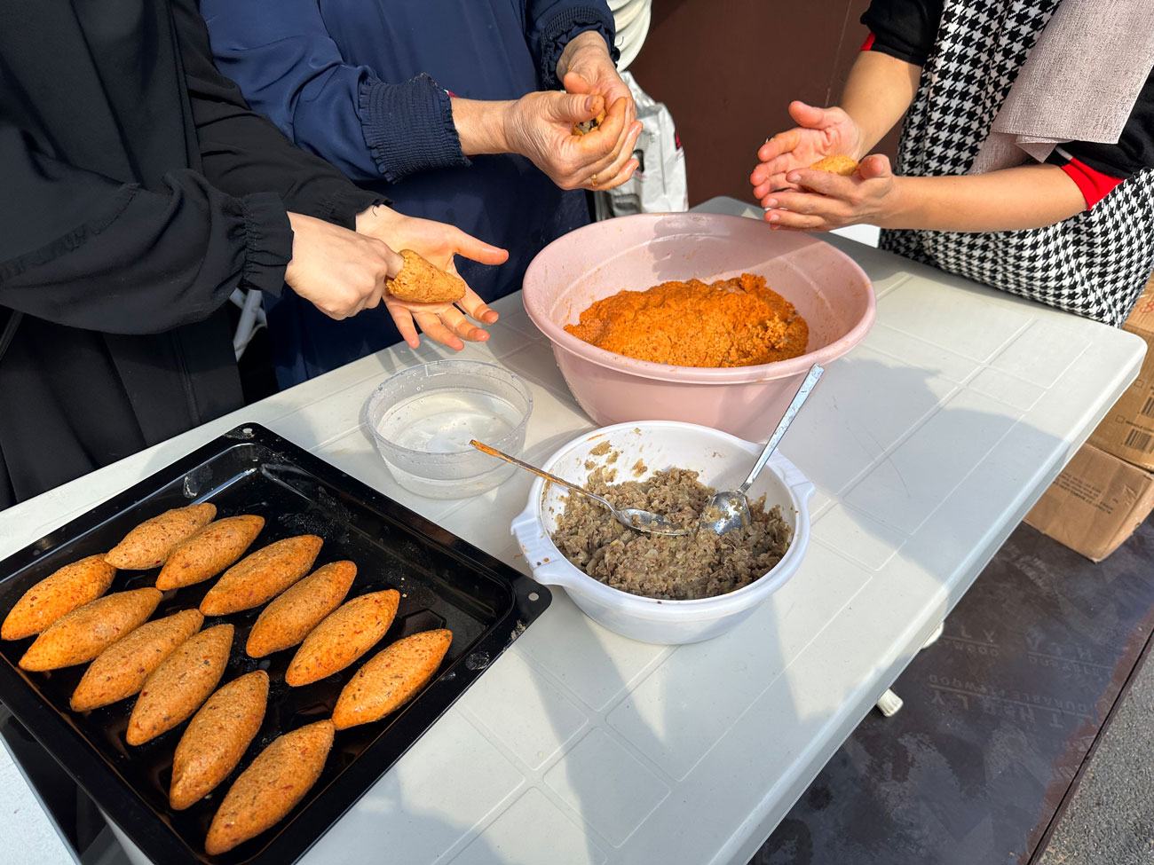 Şanlıurfalılar İstanbul’da buluştu, 4 gün boyunca 1 ton çiğ köfte dağıtılacak