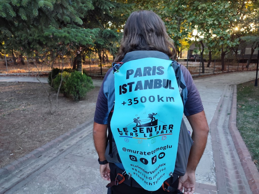 Covid-19’dan ölen annesinin anısına Fransa’dan yürüyüşe başlayan adam Türkiye’ye ayak bastı
