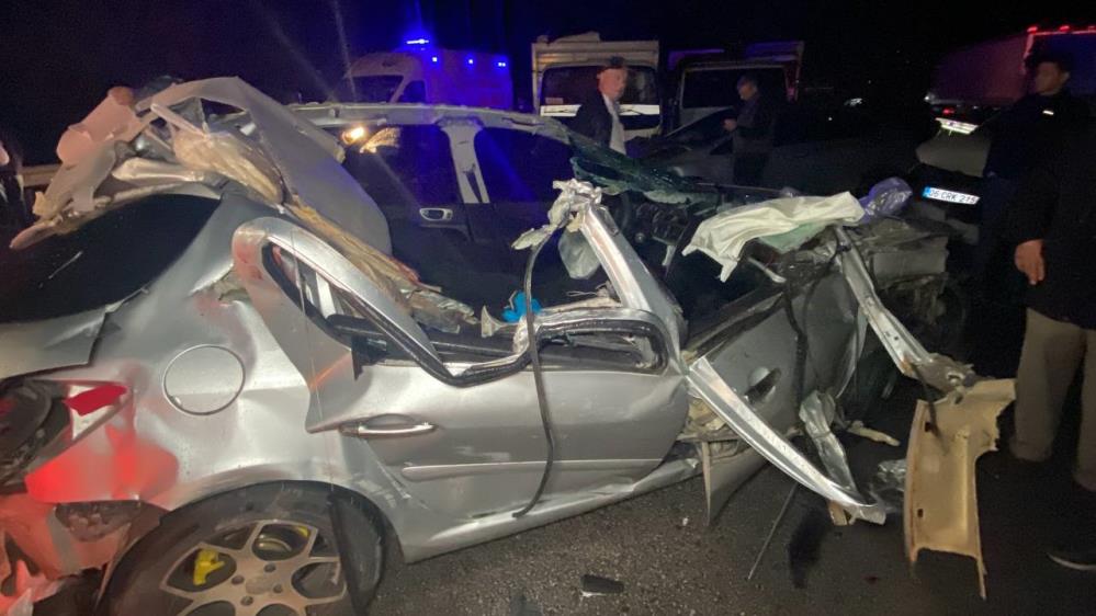 Kocaeli’de ortalık savaş alanına döndü: 26 araç kazaya karıştı, 13 kişi yaralandı