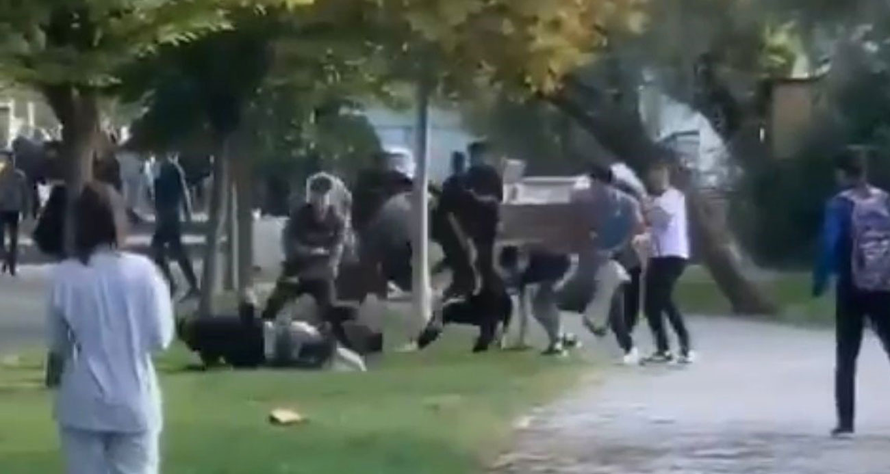 Öğrenciler saç baş birbirine girdi