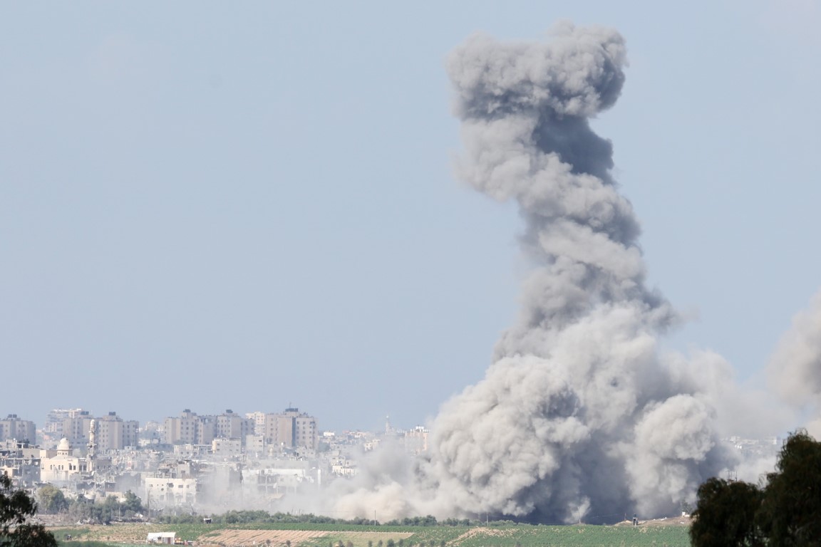 İsrail, Gazze'de gece boyu 100'den fazla noktayı vurdu