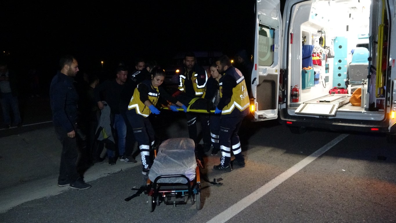 Uşak’ta iki işçi servisi çarpıştı: 28 yaralı