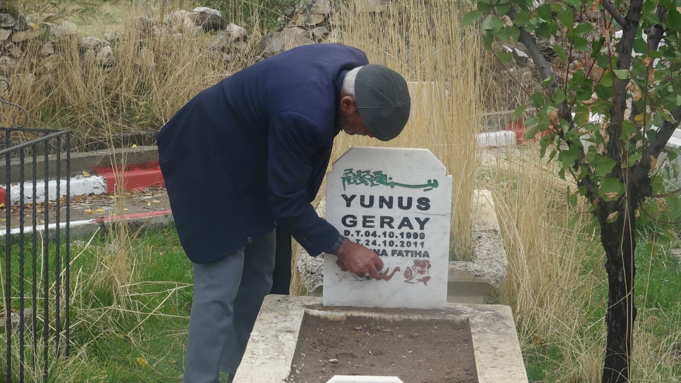 Van depreminin simge ismi Yunus Geray’ı ailesi unutamıyor