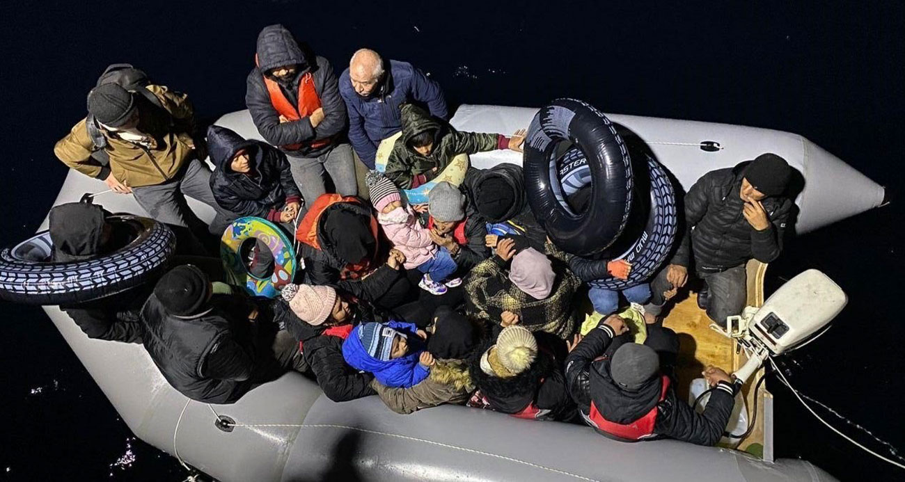 Ayvacık açıklarında Yunan unsurlarınca ölüme terk edilen 44 kaçak göçmen kurtarıldı