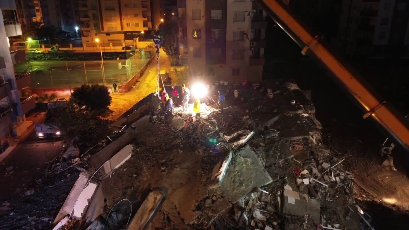 82 kişinin öldüğü binanın inşaat mühendisinden avukata suçlama: 