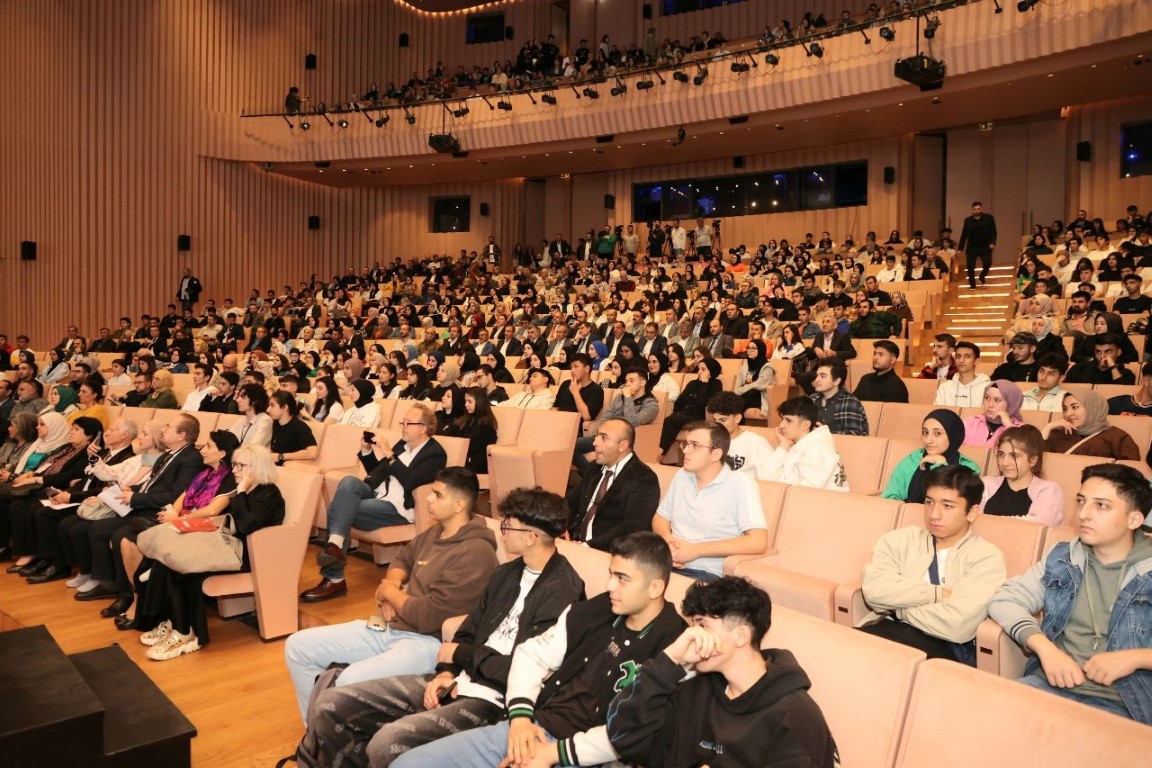 Uluslararası ‘İstanbulensis Şiir Festivali’ Gazze Şiiri ile başladı