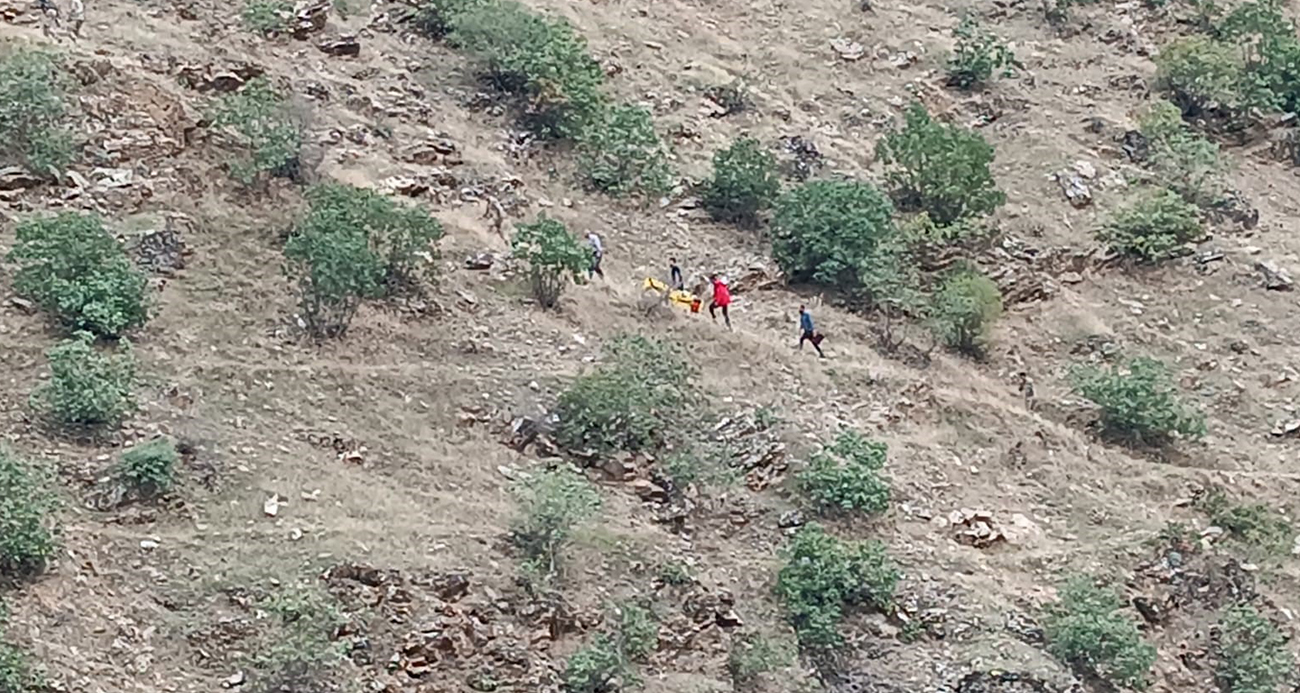 Siirt’te menengiç toplamaya giden kız yamaçtan yuvarlanarak yaralandı