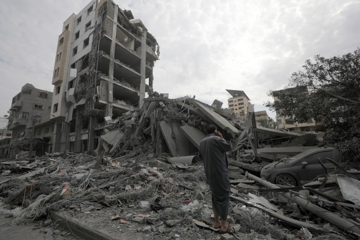 İsrail&#039;in Gazze&#039;ye saldırılarında can kaybı 7 bin 326&#039;ya yükseldi