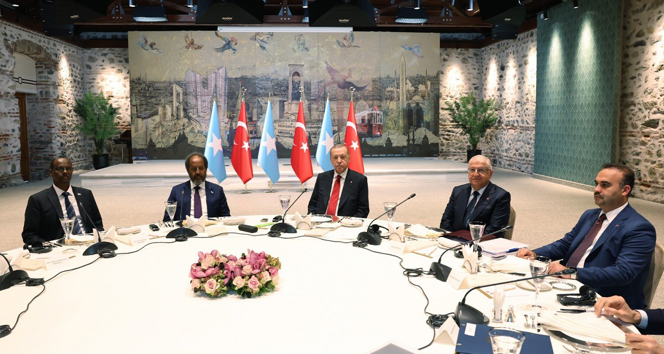 Cumhurbaşkanı Erdoğan Dolmabahçe Çalışma Ofisi’nden ayrıldı