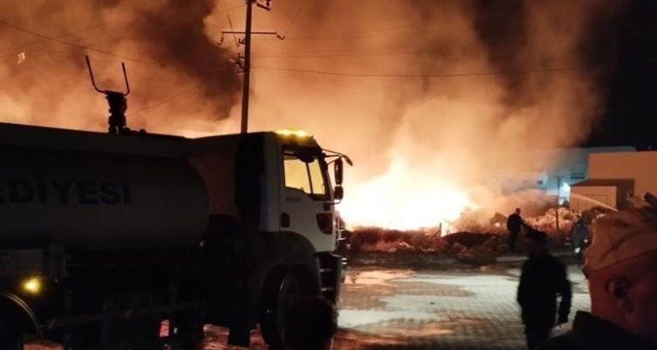 Niğde’de geri dönüşüm fabrikasında yangın