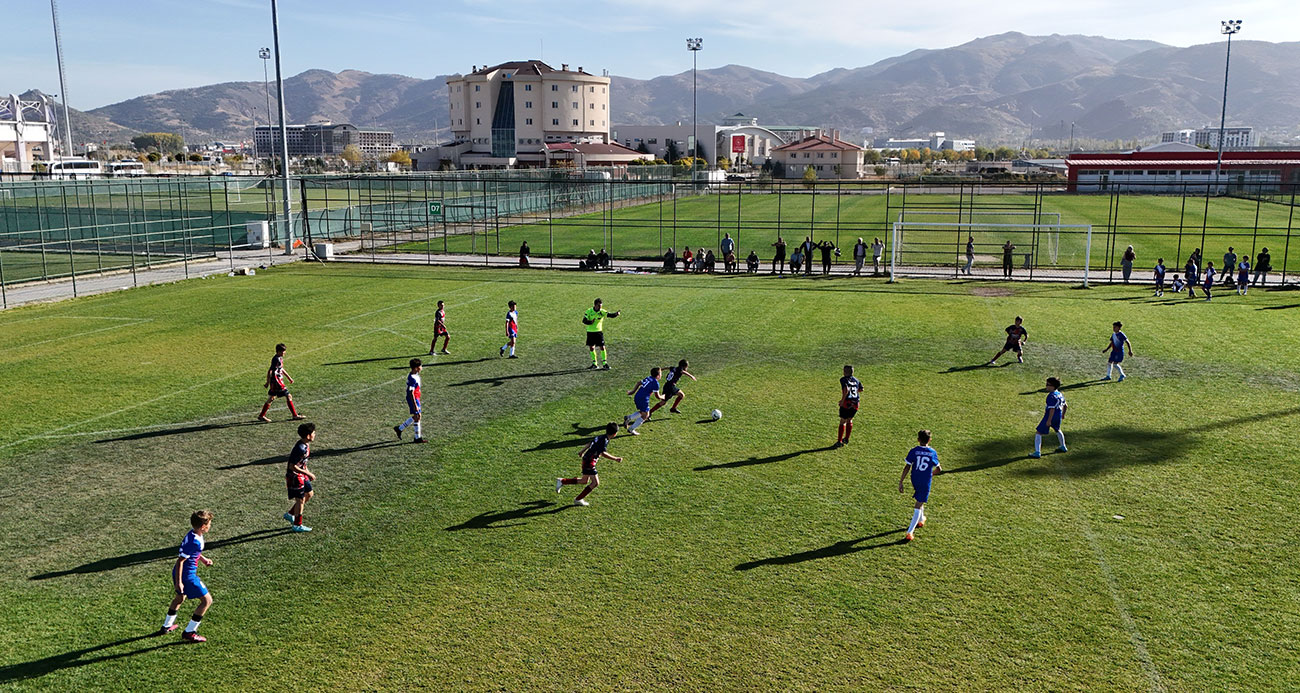 100’ncü yılda 100 takım Cumhuriyet için ter döktü