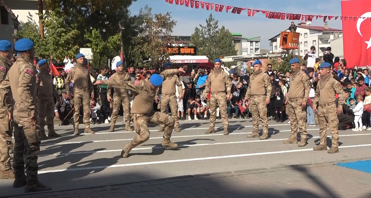 Muş’ta 100. yıl coşkusu