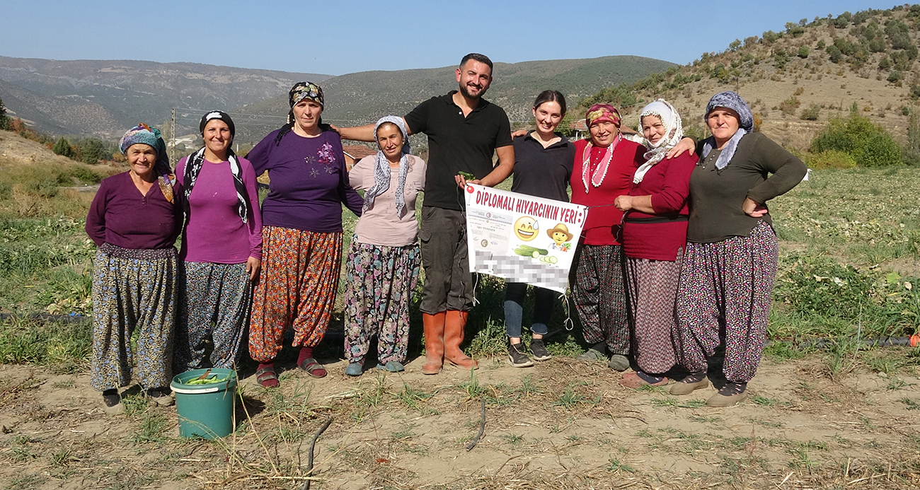 Atanamadığı için çok mutlu, turşu fabrikası kuracak