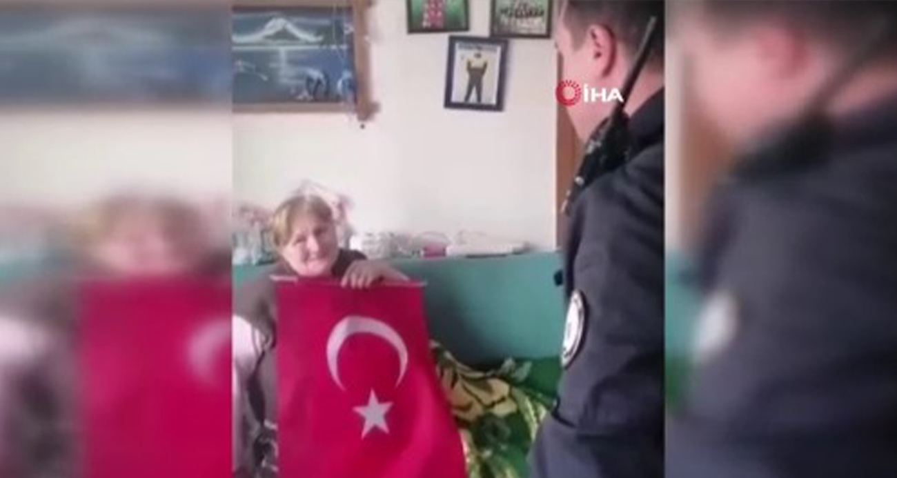 Erzincanlı kadının bayrak aşkı
